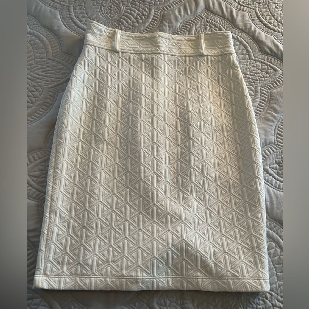 KIARA GIRL Women's skirt, geometric design, off-white color